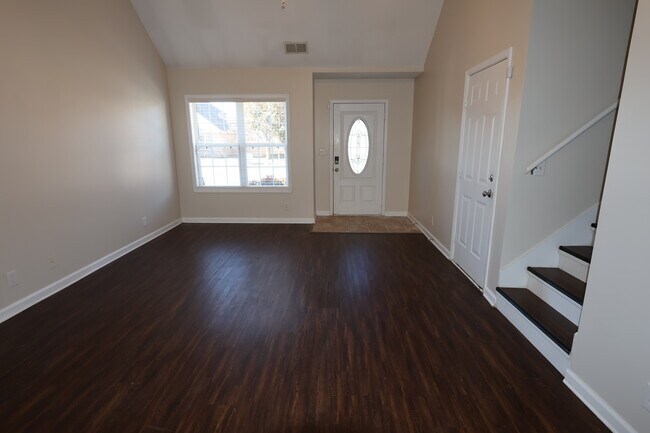 Sala de estar - 999 Culverson Ct