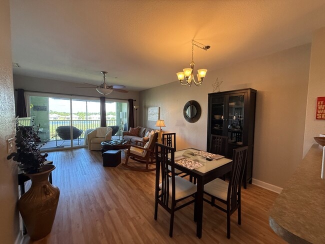 Building Photo - 2160 Heron Lake Dr