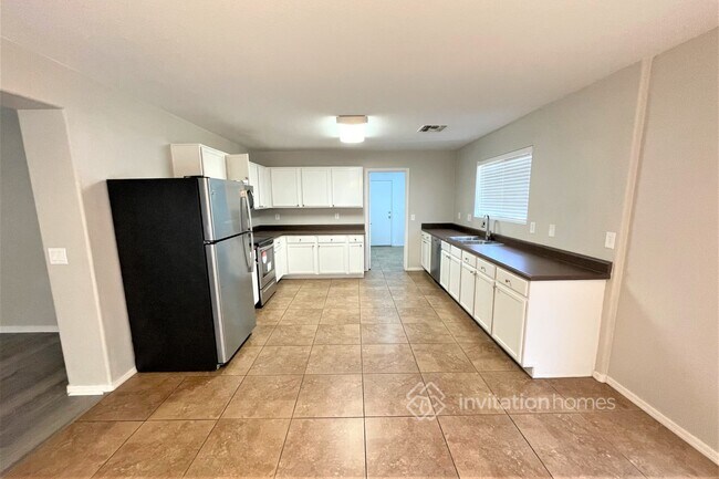 Building Photo - 9507 W Monte Vista Rd