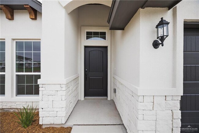 Building Photo - 30 Westcave Falls Ln