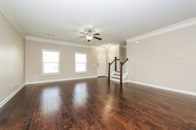 Building Photo - 2239 Dale View Dr