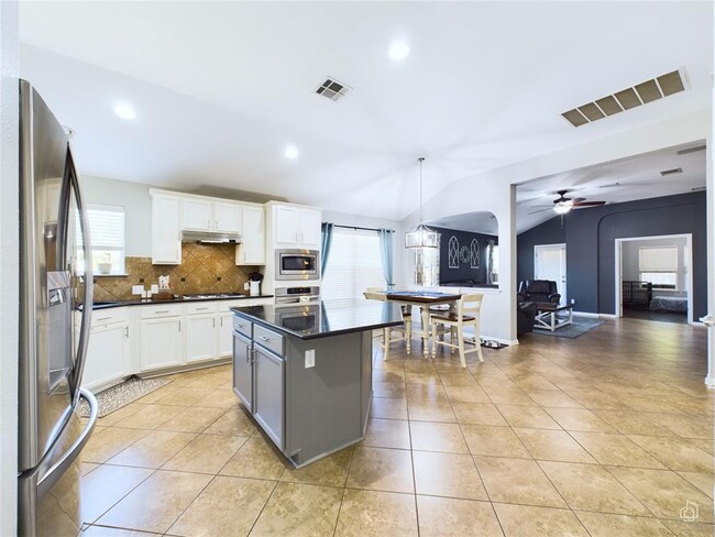 Building Photo - 244 Clear Springs Hollow