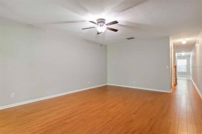 Sala de estar - 9412 Charlesberg Dr