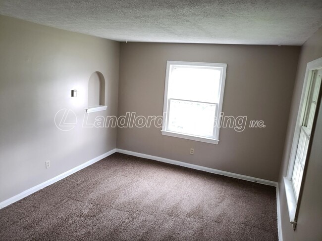 Building Photo - Remodeled Cape Cod with New Kitchen and 1....