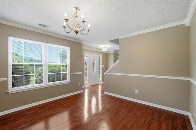 Building Photo - 800 Revena Dr
