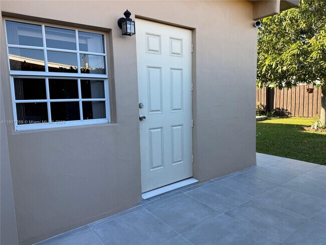 Foto del edificio - 8791 SW 34th St