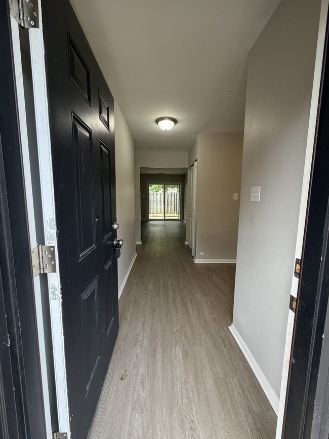 Building Photo - 1455 Longdale Dr