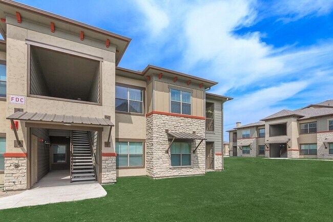 Building Photo - 7902 E Country Dr