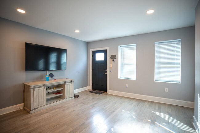 Building Photo - Beautiful 2 bedroom in Passyunk Area