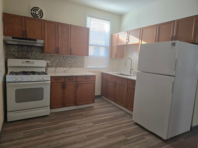 Foto del edificio - 1227 N Parkside Ave