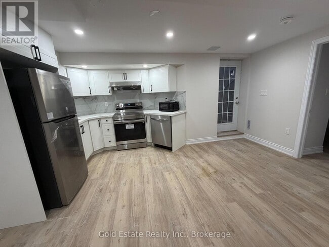 Building Photo - 1034 Old Oak Dr