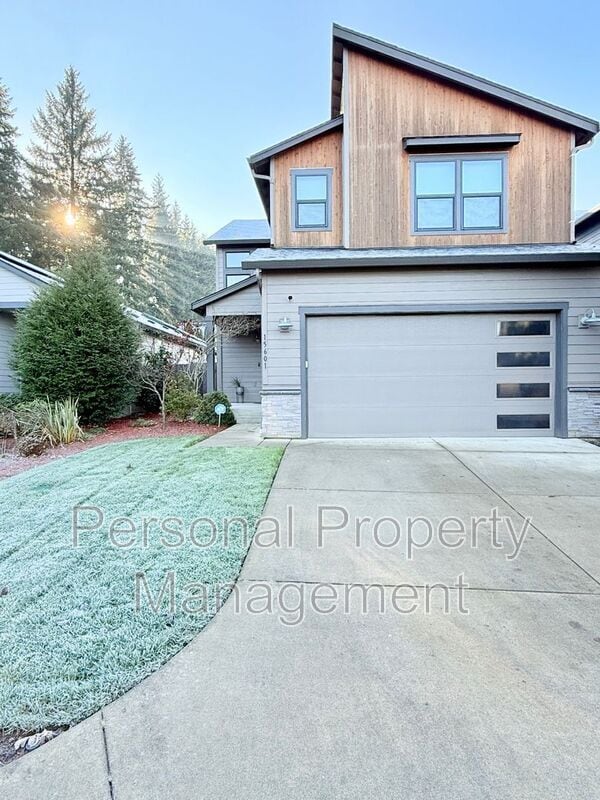 Building Photo - 15601 NE 107th St