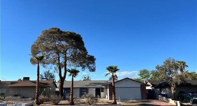 Foto del edificio - 6264 Bullion Blvd