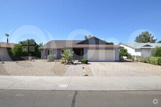Building Photo - 2218 W Palomino Dr