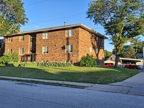 Building Photo - 1445 W 16th St