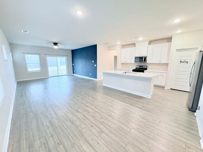 Foto del edificio - 220 Coulter Ct