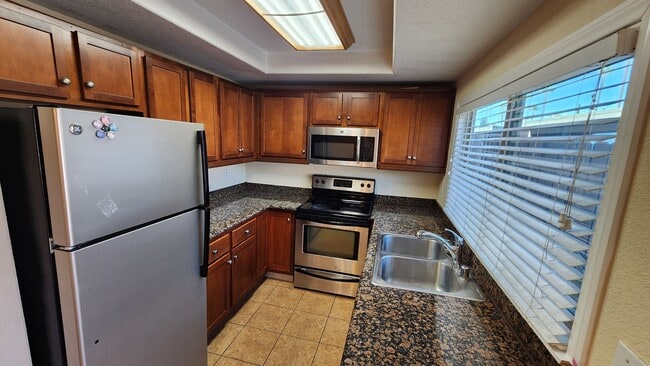 Building Photo - 2 Bed Unit In Somerset Woods Community