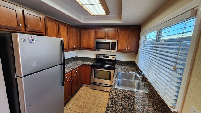 Foto del edificio - 2 Bed Unit In Somerset Woods Community