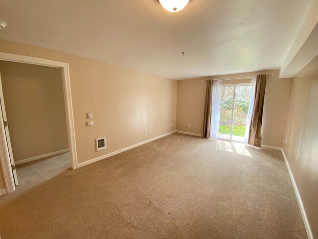 Building Photo - 936 Village Way