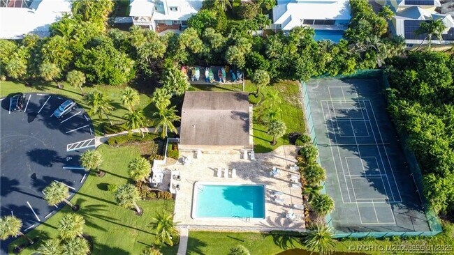 Foto del edificio - 2370 NE Ocean Blvd