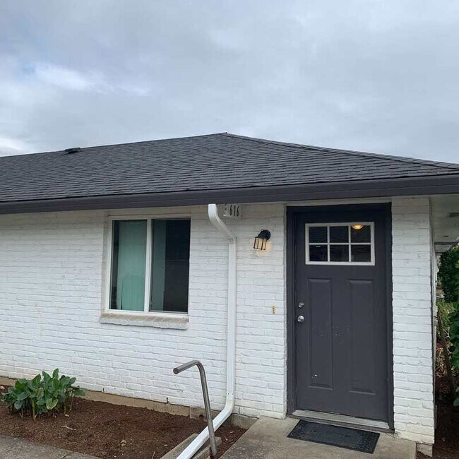 Foto del edificio - 616 NE Anderson St