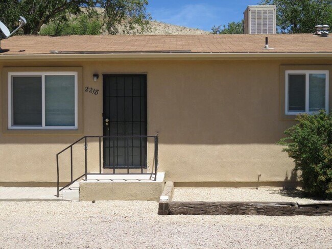Foto del edificio - 2214 Little Walnut Rd
