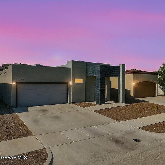 Foto del edificio - 13494 Hazlewood St