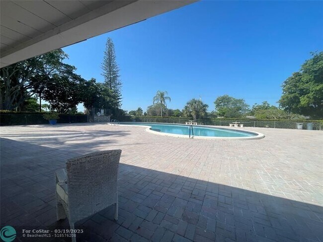 Foto del edificio - 1060 NW 80th Ave