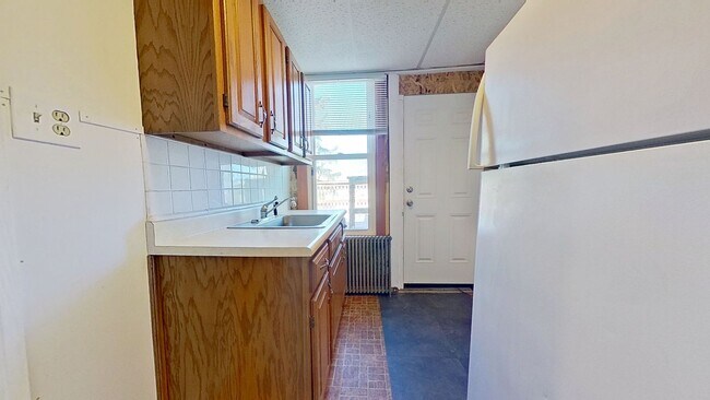Foto del edificio - Spacious 3 Bedroom 2nd/3rd Floor Apartment in York City