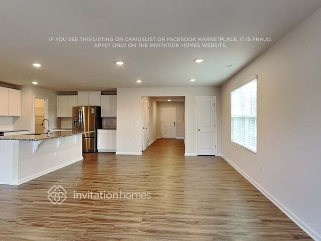 Building Photo - 1024 Woodhouse Dr