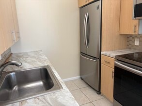 Building Photo - 3038 Exeter C