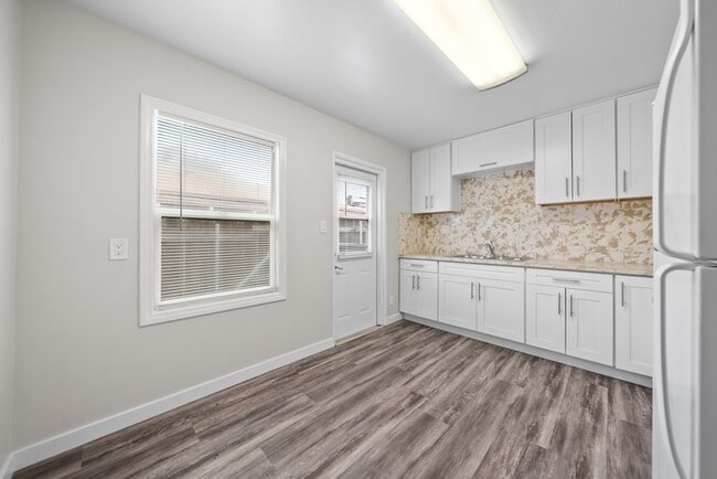 Foto del edificio - 1918 Skyline Dr