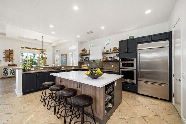 Building Photo - 96 Vía Bella