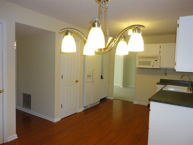 Building Photo - 6295 Valleyview Drive