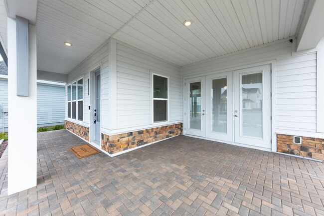 Building Photo - Welcome Home to this stunning 4 Bedroom 4 ...