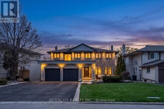Building Photo - 61 Golfwood Heights