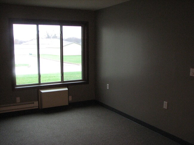 Building Photo - Cypress Pointe Emmetsburg