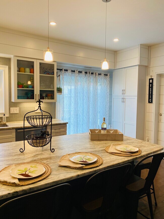 Foto del edificio - 10 Meadowbrook Ln