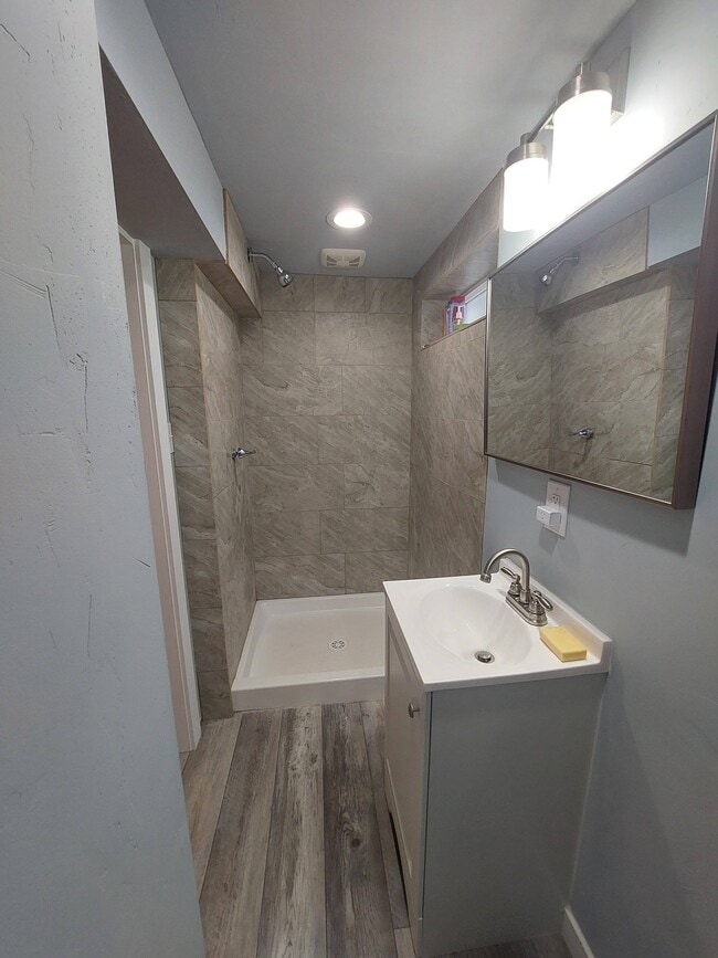 Foto del edificio - 1349 E Bridger St