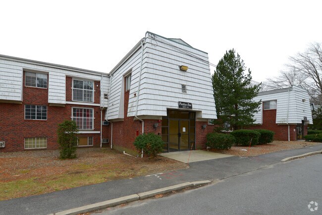 Building Photo - Estates
