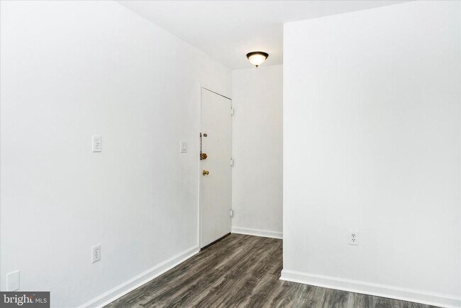Building Photo - 12202 Braxfield Ct