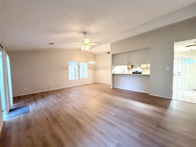 Building Photo - 1318 Sand Stone Dr
