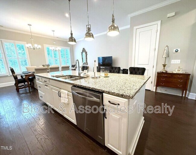 Foto del edificio - 3608 Julia Ln