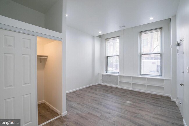 Foto del edificio - 1726 Pine St