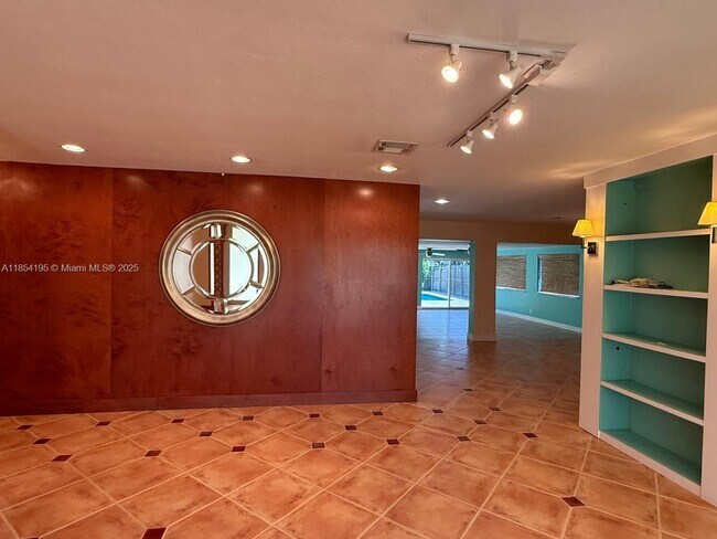 Foto del edificio - 1728 NE 39th St
