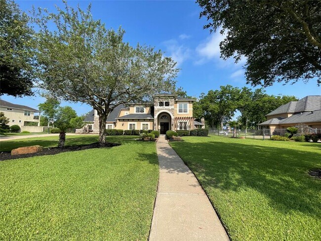 Foto del edificio - 35 Old Woods Passage