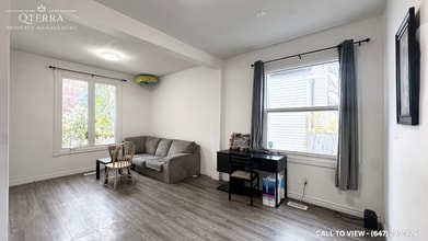 Building Photo - 981 Hackett St