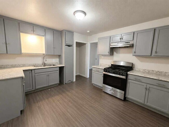 Building Photo - 515 E Indian Dr