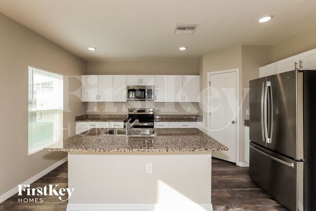 Building Photo - 5949 Slate Rock Dr