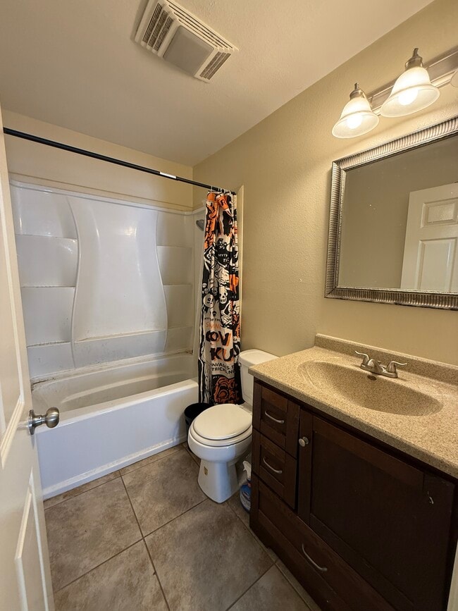 Building Photo - 1306 S Aransas St